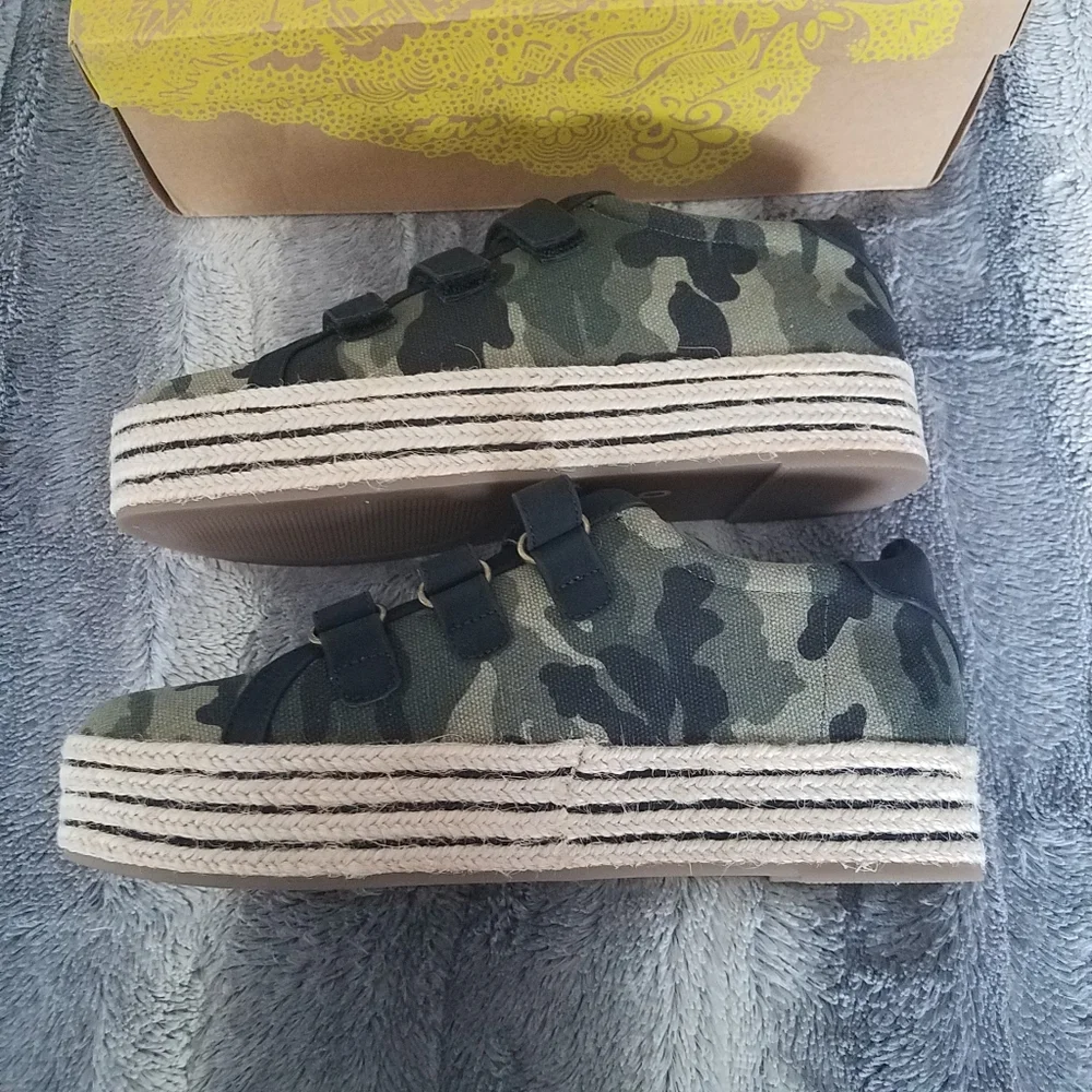Mix No. 6 Women's Camouflage Espadrille Platform Sneakers - Green/Black